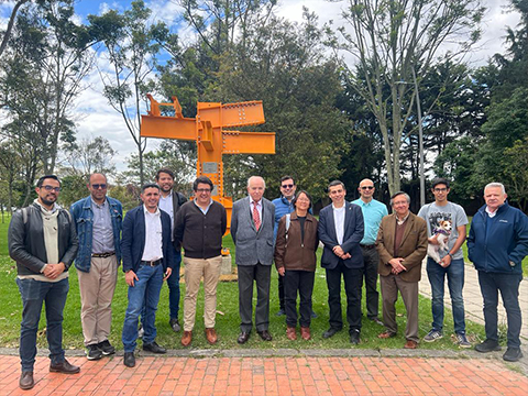 Escultura arbol de conexiones